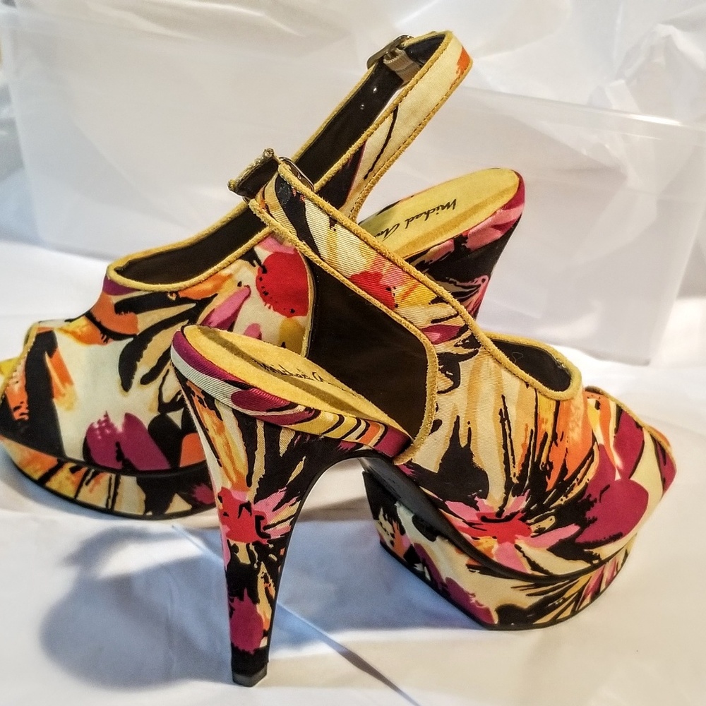 Tahoe Yellow/Wine/White Floral Platform